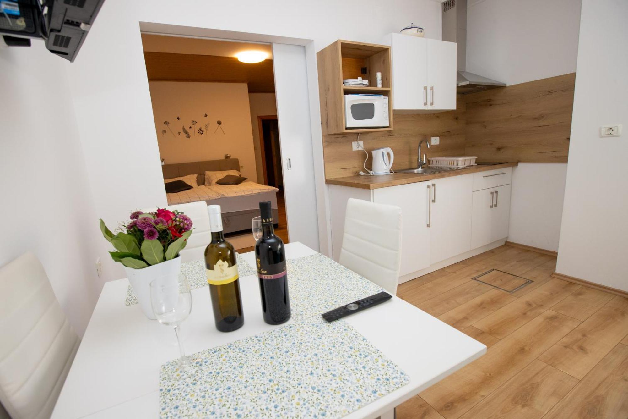 Guesthouse Sanabor Postojna Exteriér fotografie